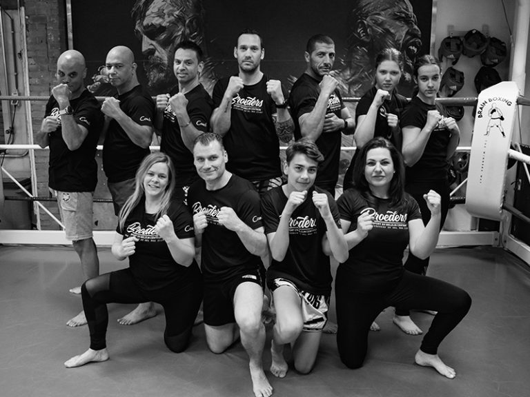 Trainers-groepsfoto-ring-zwart-wit